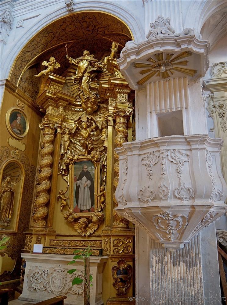 Gallipoli (Lecce) - Dettaglio degli interni di San Domenico al Rosario